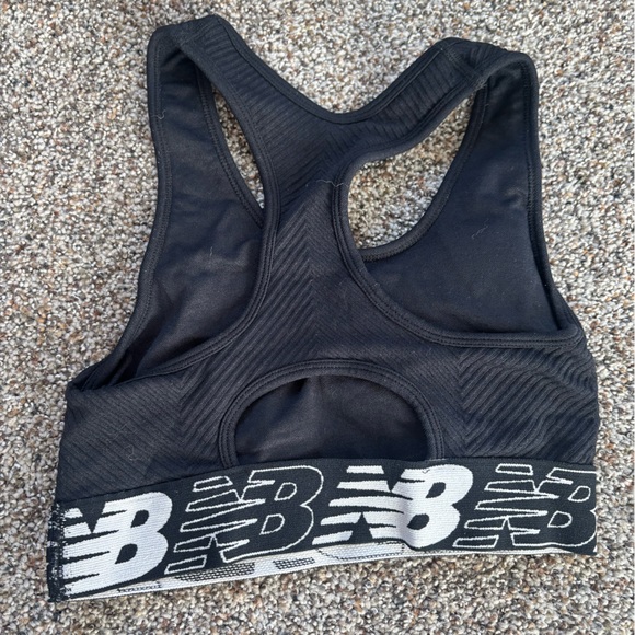 New Balance Black Seamless Racerback Sports Bra size small - Picture 3 of 3